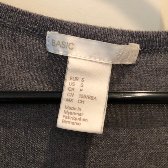 H&M basics grey v-neck tunic - Picture 2 of 4